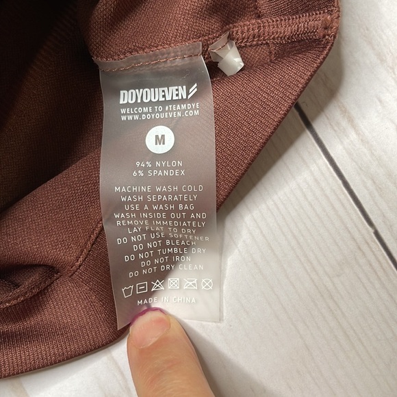 Doyoueven Scrunch Seamless Shorts - Chocolate Brown - M - Picture 9 of 10